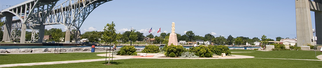 Large bridge over a park